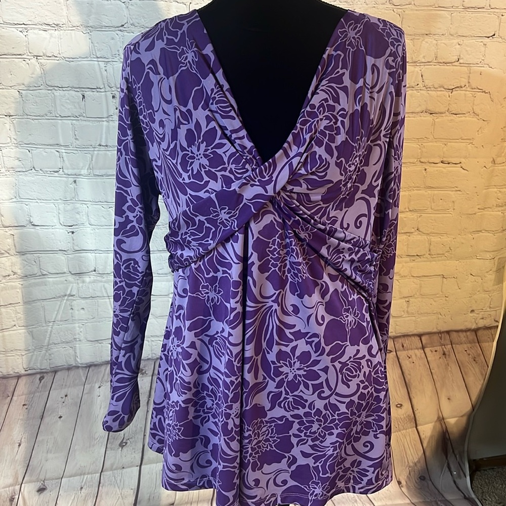 XL V neck long sleeve blouse. Purple, Twist under the V where it’s cinched.